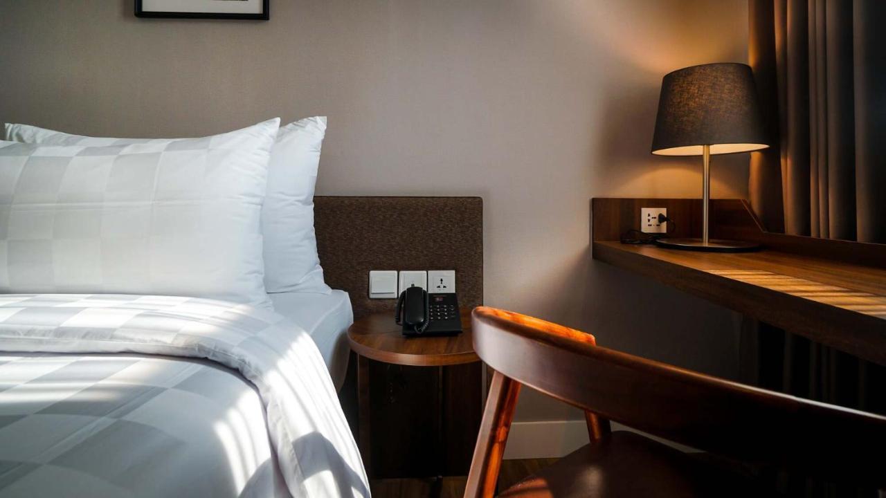 Tuscany Boutique Hotel South Tangerang Kültér fotó