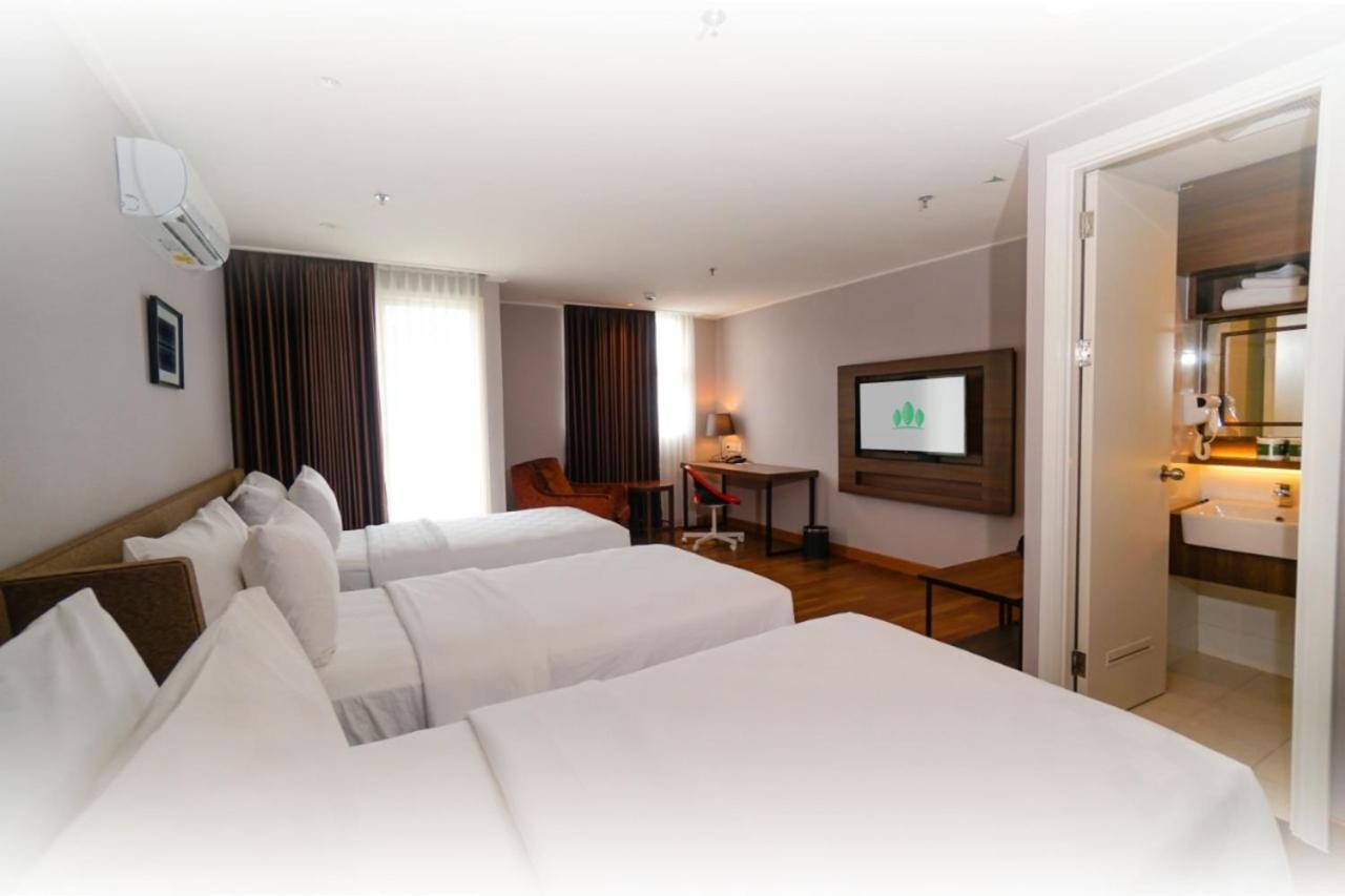 Tuscany Boutique Hotel South Tangerang Kültér fotó
